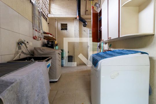 Área de Serviço de casa à venda com 4 quartos, 191m² em Jardim São Luís, São Paulo