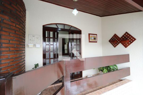 Área de Serviço 1 de casa para alugar com 4 quartos, 250m² em Vila Bancaria, São Paulo