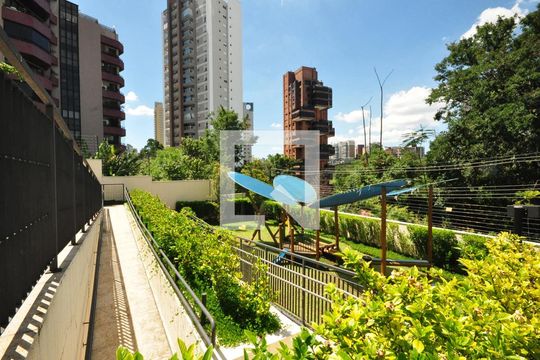 Playground de apartamento para alugar com 1 quarto, 70m² em Panamby, São Paulo