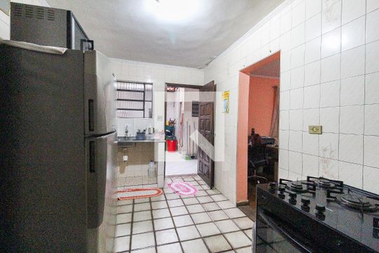 Cozinha de casa à venda com 2 quartos, 88m² em Vila Carmosina, São Paulo