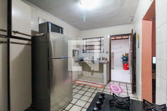 Cozinha de casa à venda com 2 quartos, 88m² em Vila Carmosina, São Paulo
