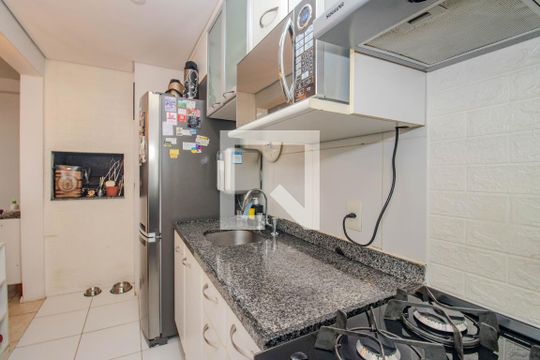 Cozinha e Área de Serviço de apartamento para alugar com 3 quartos, 67m² em Jardim Sabará, Porto Alegre
