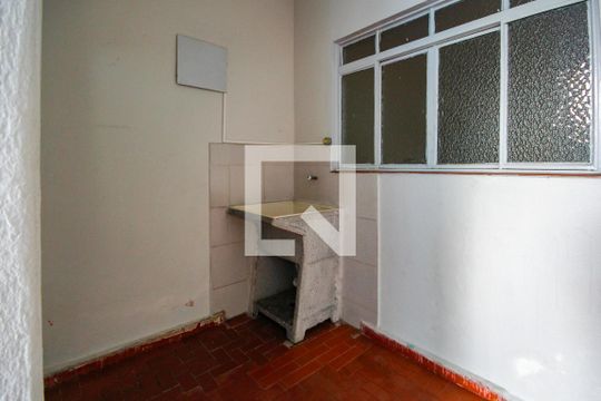 Área de Serviço de casa para alugar com 2 quartos, 65m² em Vila Clarice, São Paulo