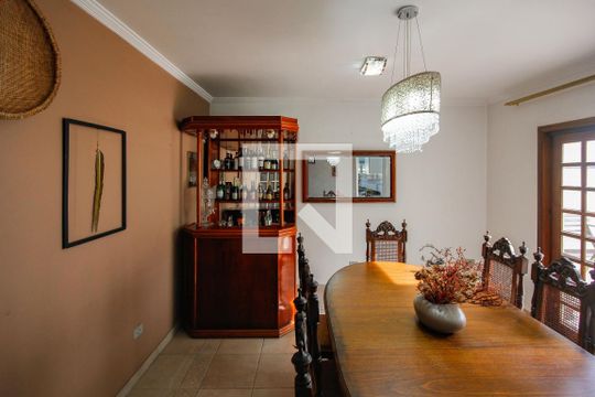 Sala 2 de casa para alugar com 4 quartos, 400m² em City América, São Paulo