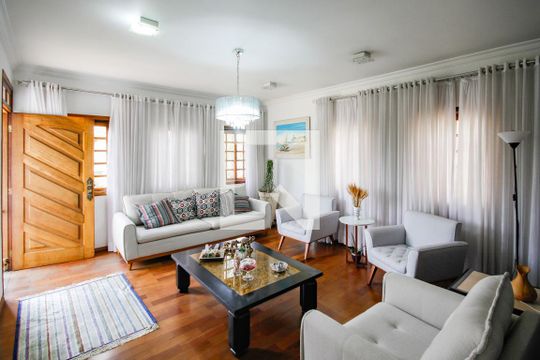 Sala 1 de casa para alugar com 4 quartos, 400m² em City América, São Paulo