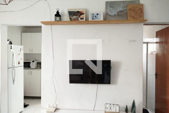 Sala de apartamento à venda com 2 quartos, 65m² em Solar do Barreiro, Belo Horizonte