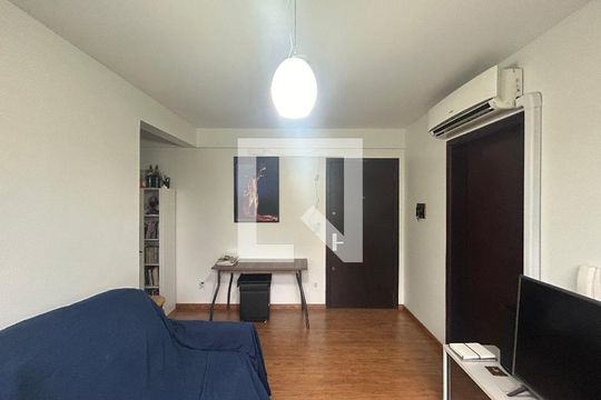 Sala de apartamento para alugar com 1 quarto, 42m² em Vila Rosa, Novo Hamburgo