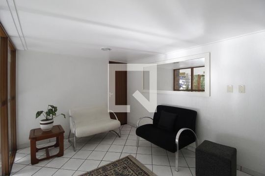 Corredor de apartamento à venda com 3 quartos, 136m² em Auxiliadora, Porto Alegre