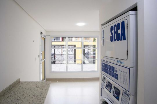 Área comum - Lavanderia de casa de condomínio para alugar com 1 quarto, 21m² em Centro, Diadema