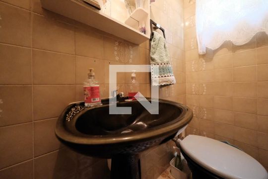 Lavabo de casa para alugar com 4 quartos, 250m² em Cidade Patriarca, São Paulo
