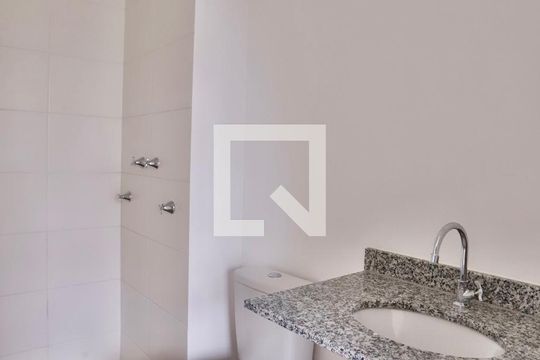 Banheiro de kitnet/studio à venda com 1 quarto, 24m² em Belenzinho, São Paulo