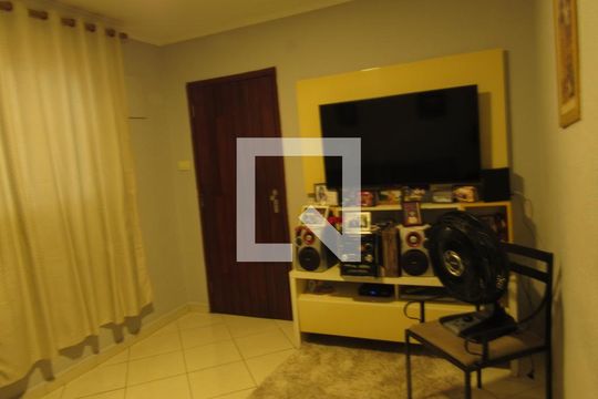 Sala de casa à venda com 2 quartos, 150m² em Jardim das Flores, Osasco
