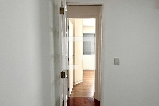 Corredor de apartamento à venda com 4 quartos, 178m² em Parque Imperial, São Paulo