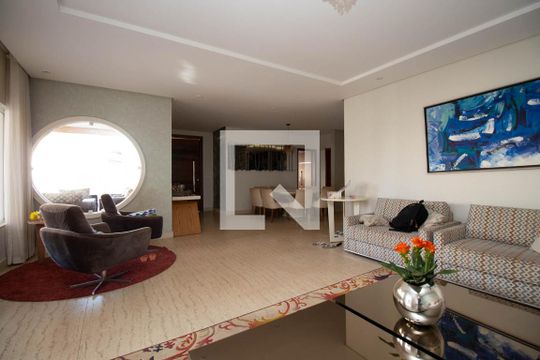 Sala 1 de casa de condomínio para alugar com 5 quartos, 780m² em Samambaia Sul (Samambaia), Brasília