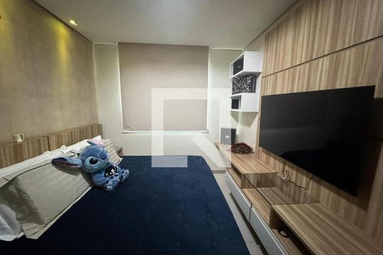 Suíte de casa à venda com 4 quartos, 360m² em Planalto, Belo Horizonte