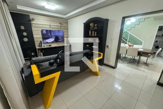 Sala de casa à venda com 4 quartos, 360m² em Planalto, Belo Horizonte