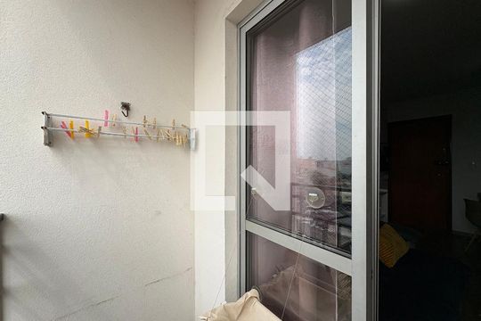 Sacada de apartamento à venda com 2 quartos, 55m² em Vila Príncipe de Gales, Santo André