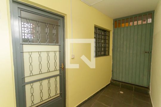Acesso Casa 4 de casa à venda com 7 quartos, 400m² em Vila do Castelo, São Paulo