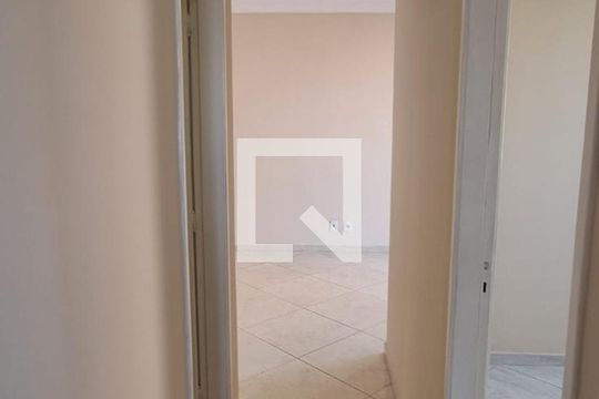 Corredor de apartamento para alugar com 3 quartos, 65m² em Vila Curuçá, Santo André