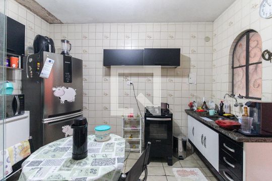 Cozinha de casa para alugar com 3 quartos, 104m² em Parque Savoi City, São Paulo