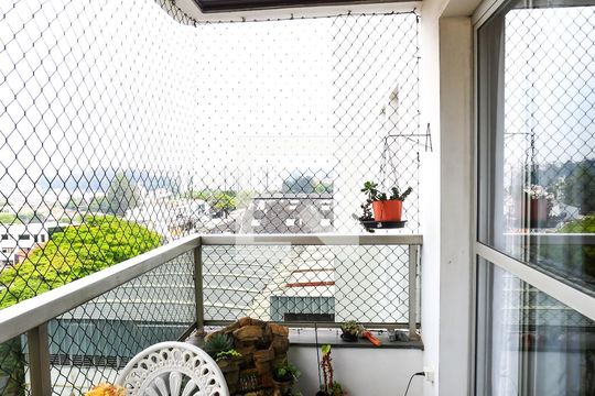 Varanda de apartamento para alugar com 3 quartos, 176m² em Jardim Londrina, São Paulo