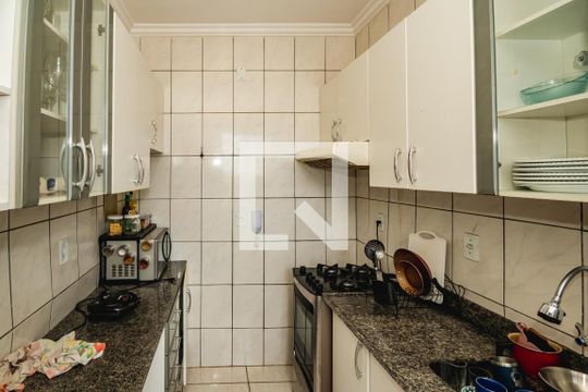 Cozinha de apartamento à venda com 2 quartos, 130m² em Planalto, Belo Horizonte
