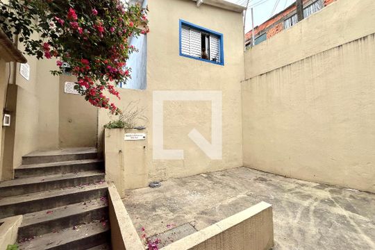 Fachada de casa para alugar com 1 quarto, 45m² em Americanópolis, São Paulo