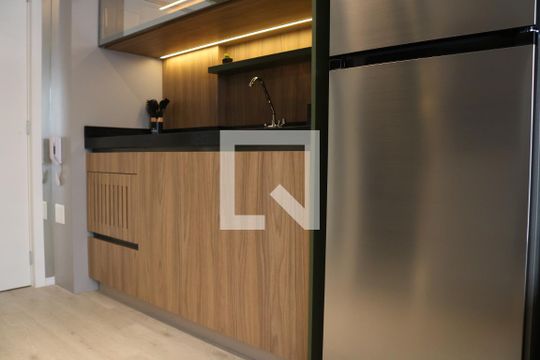 Studio de kitnet/studio para alugar com 1 quarto, 28m² em Barra Funda, São Paulo