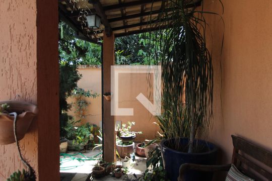 Garagem de casa à venda com 3 quartos, 375m² em Santa Amelia, Belo Horizonte