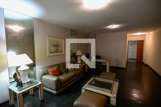 Hall de apartamento para alugar com 4 quartos, 140m² em Grajaú, Rio de Janeiro