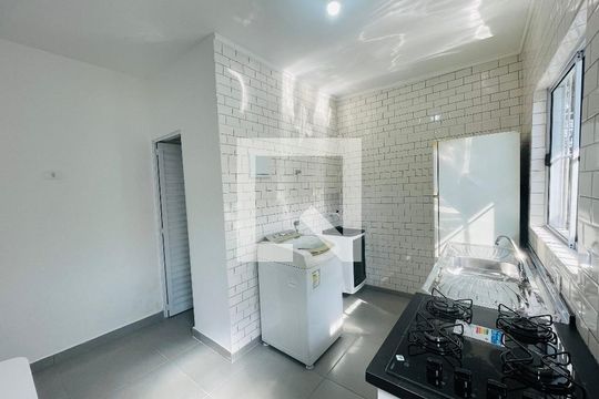Sala/Cozinha de apartamento para alugar com 1 quarto, 22m² em Vila Operária, Guarulhos