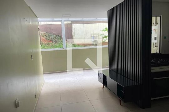 Sala de apartamento para alugar com 2 quartos, 70m² em Piqueri, São Paulo