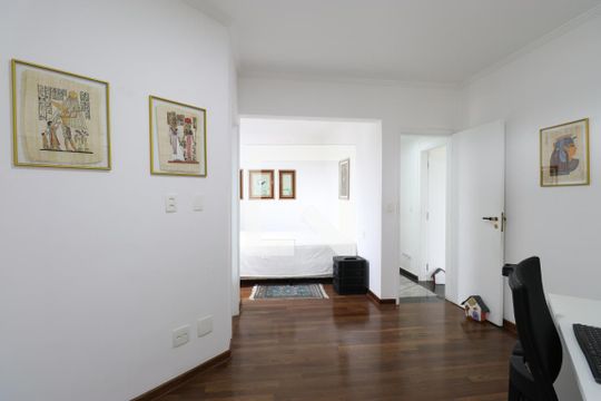 Suíte 1 de apartamento à venda com 3 quartos, 328m² em Alto da Lapa, São Paulo