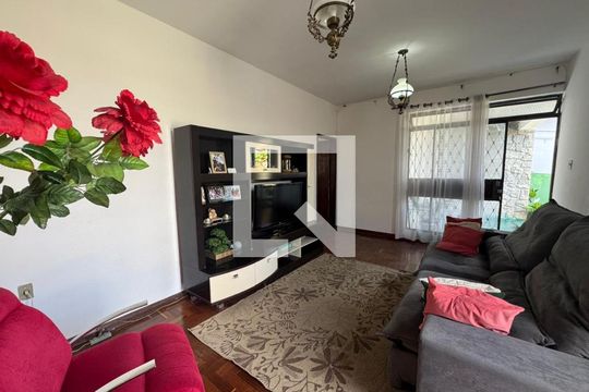 Sala de casa à venda com 3 quartos, 209m² em Santo Andre, Belo Horizonte