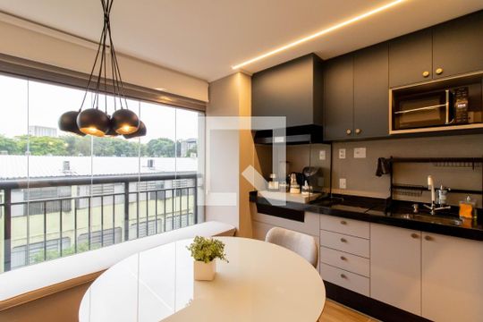 Varanda Integrada de kitnet/studio para alugar com 1 quarto, 39m² em Vila Camargos, Guarulhos
