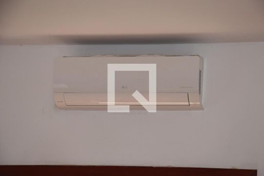 Suíte 4 de casa de condomínio para alugar com 7 quartos, 570m² em Jardim Passargada I, Cotia
