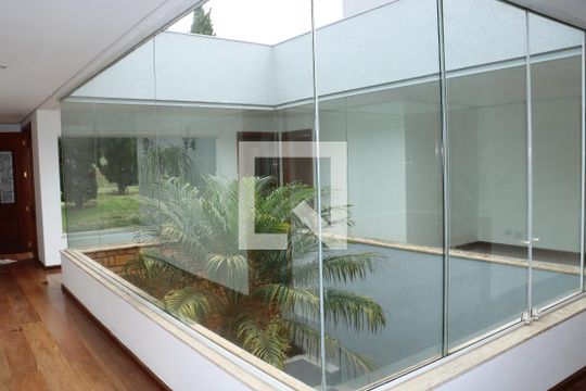 Varanda da Suíte 3 de casa de condomínio para alugar com 7 quartos, 570m² em Jardim Passargada I, Cotia