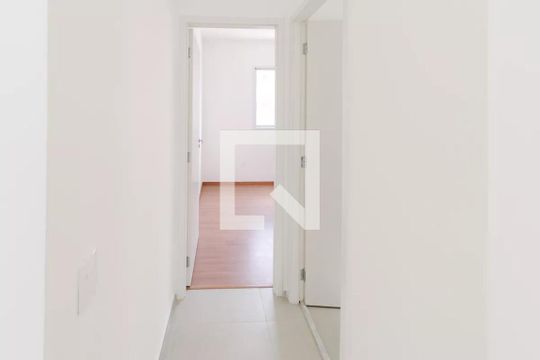 Corredor de apartamento à venda com 2 quartos, 48m² em Palmeiras, Belo Horizonte