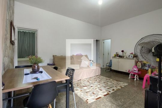 Sala de casa de condomínio para alugar com 3 quartos, 232m² em Freguesia (jacarepaguá), Rio de Janeiro