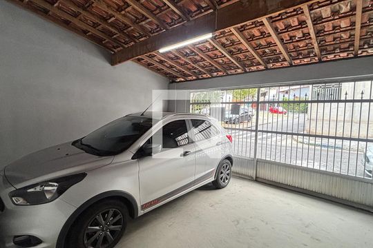 Garagem de casa à venda com 3 quartos, 100m² em Parque Erasmo Assunção, Santo André