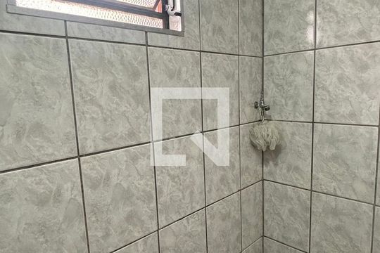 Banheiro de casa à venda com 3 quartos, 100m² em Parque Erasmo Assunção, Santo André