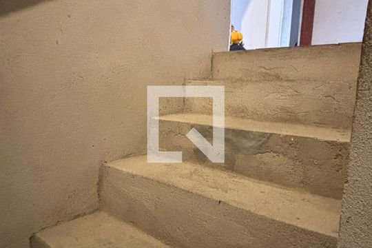 Escada de casa à venda com 3 quartos, 100m² em Parque Erasmo Assunção, Santo André