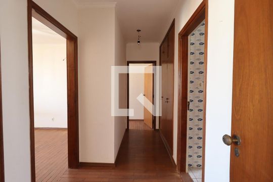Corredor de apartamento para alugar com 4 quartos, 134m² em Centro, Ribeirão Preto