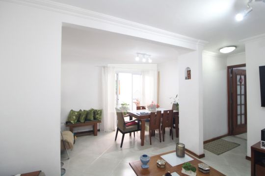 Sala de casa à venda com 5 quartos, 212m² em Jardim Ubirajara, São Paulo