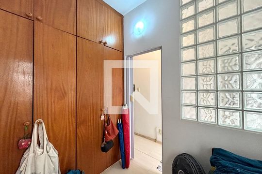 Quarto 1 de apartamento à venda com 1 quarto, 40m² em Copacabana, Rio de Janeiro
