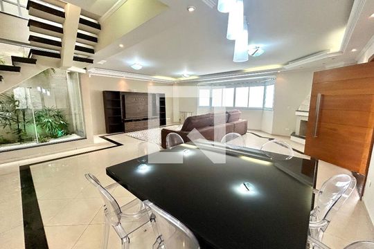 Sala de casa à venda com 4 quartos, 427m² em Vila Galvão, Guarulhos