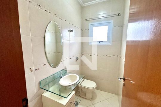 Lavabo 1 de casa à venda com 4 quartos, 427m² em Vila Galvão, Guarulhos