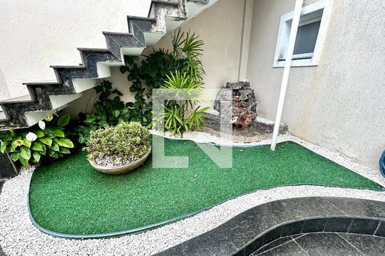 Garagem de casa à venda com 4 quartos, 427m² em Vila Galvão, Guarulhos