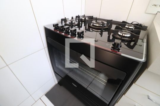 Cozinha de apartamento para alugar com 2 quartos, 45m² em Morada da Colina, Uberlândia