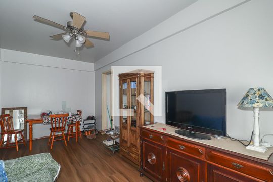 Sala de apartamento à venda com 3 quartos, 84m² em São João, Porto Alegre